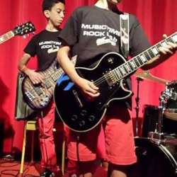 corsi-chitarra-rock-bambini-milano-4